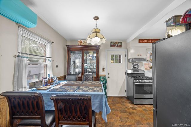 13817 64th Avenue, Flushing, NY 11367