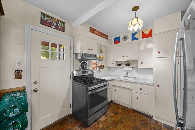 13817 64th Avenue, Flushing, NY 11367