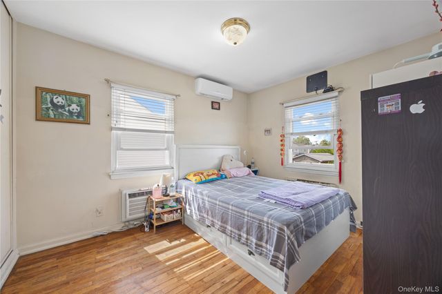 13817 64th Avenue, Flushing, NY 11367