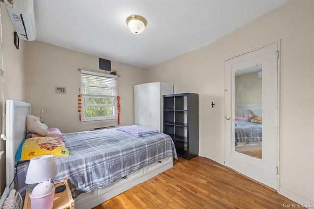 13817 64th Avenue, Flushing, NY 11367
