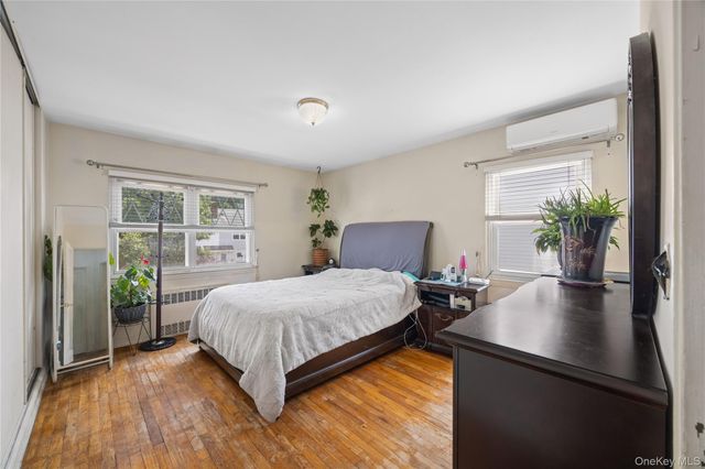 13817 64th Avenue, Flushing, NY 11367