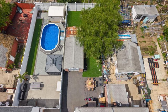 13817 64th Avenue, Flushing, NY 11367