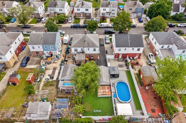 13817 64th Avenue, Flushing, NY 11367