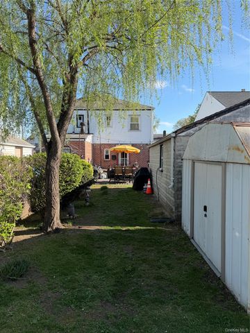 13817 64th Avenue, Flushing, NY 11367