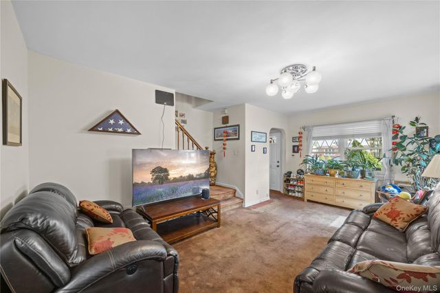 13817 64th Avenue, Flushing, NY 11367