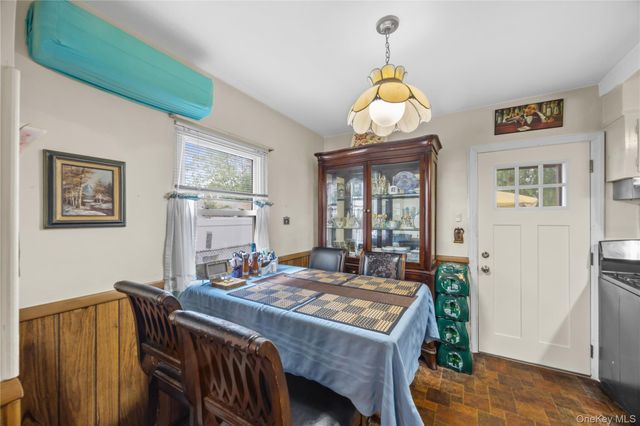 13817 64th Avenue, Flushing, NY 11367