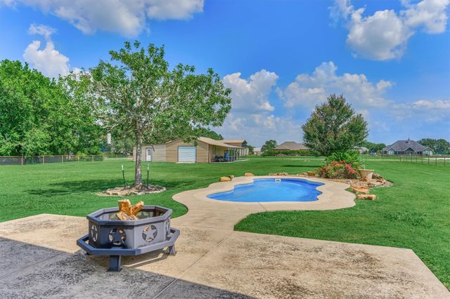 106 Longhorn Loop, New Waverly, TX 77358