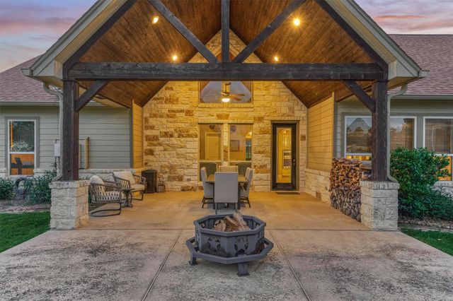 106 Longhorn Loop, New Waverly, TX 77358