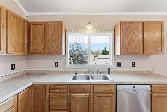 400 W White Tail St, Derby, KS 67037