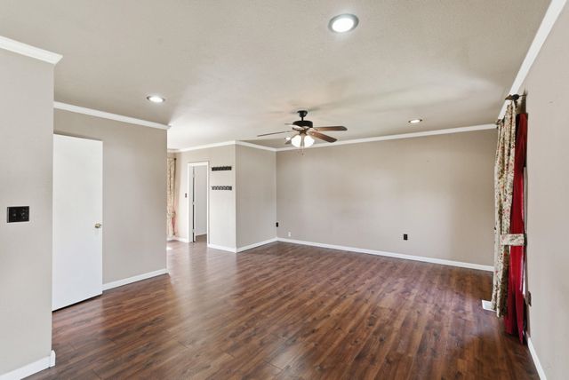 400 W White Tail St, Derby, KS 67037