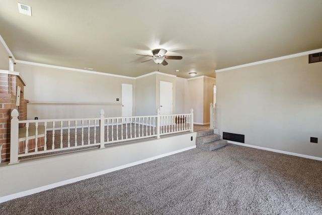 400 W White Tail St, Derby, KS 67037