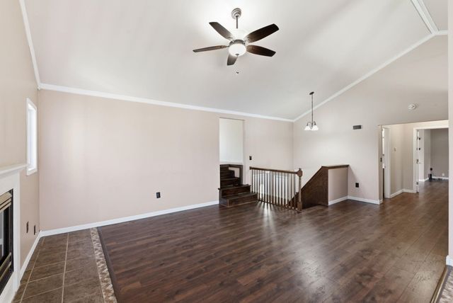 400 W White Tail St, Derby, KS 67037