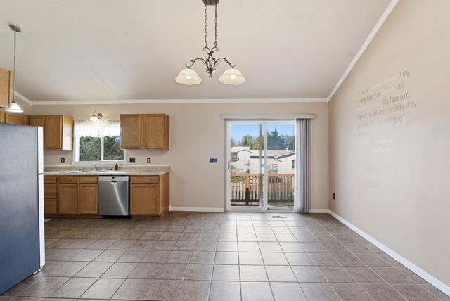 400 W White Tail St, Derby, KS 67037