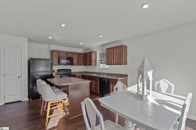 744 Parkside Drive, Woodruff, SC 29388