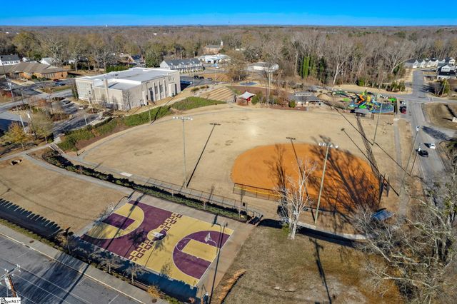 744 Parkside Drive, Woodruff, SC 29388