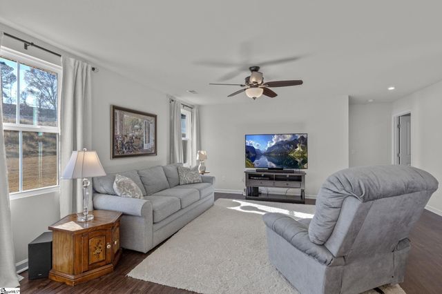 744 Parkside Drive, Woodruff, SC 29388