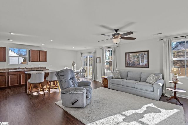 744 Parkside Drive, Woodruff, SC 29388