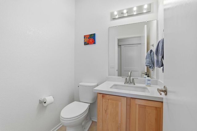 1740 Crocker Ln, Lincoln, CA 95648