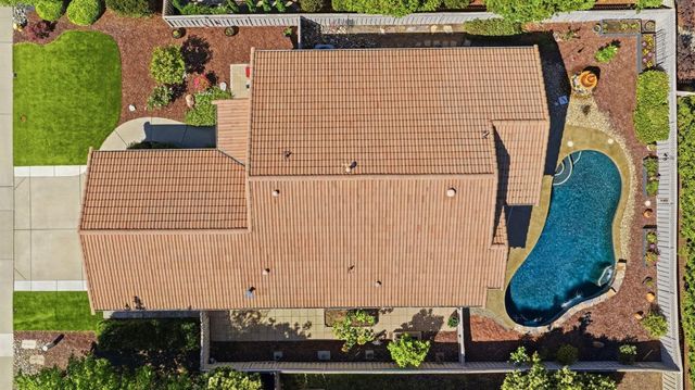 1740 Crocker Ln, Lincoln, CA 95648