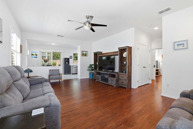 1740 Crocker Ln, Lincoln, CA 95648