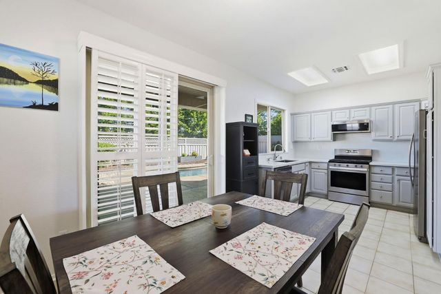 1740 Crocker Ln, Lincoln, CA 95648