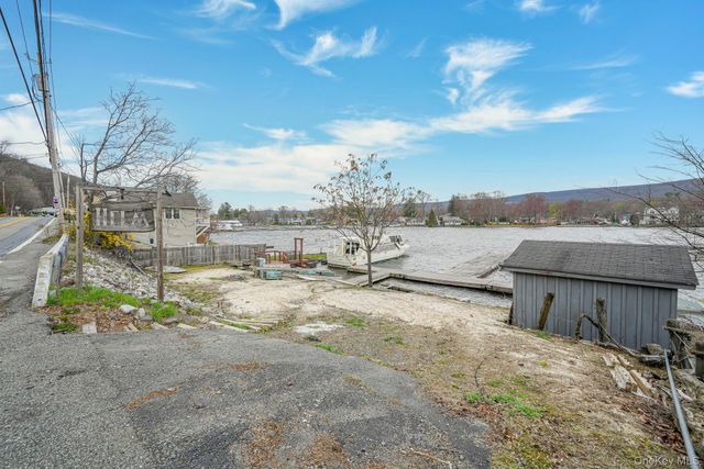 649 Jersey Avenue, Greenwood Lake, NY 10925