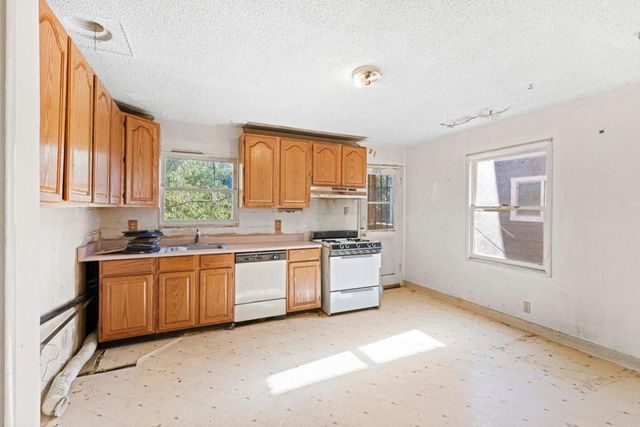 6180 Oakdale Avenue, Oakland, CA 94605
