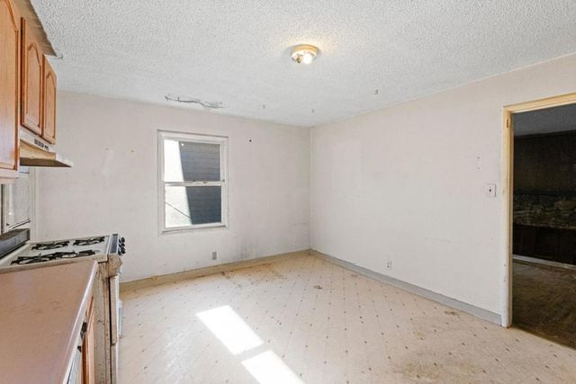 6180 Oakdale Avenue, Oakland, CA 94605