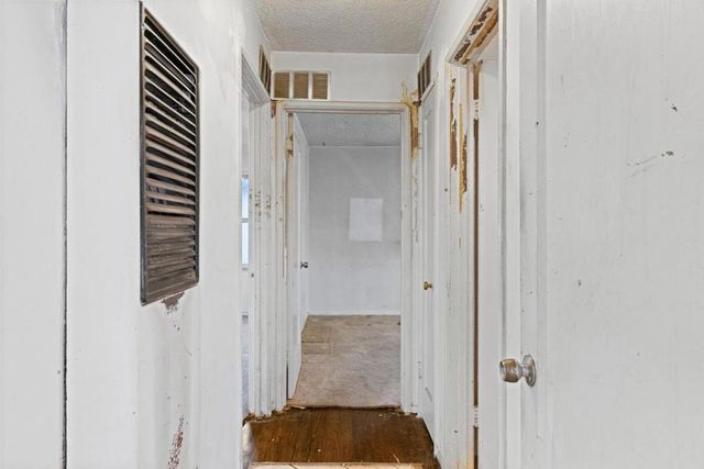 6180 Oakdale Avenue, Oakland, CA 94605