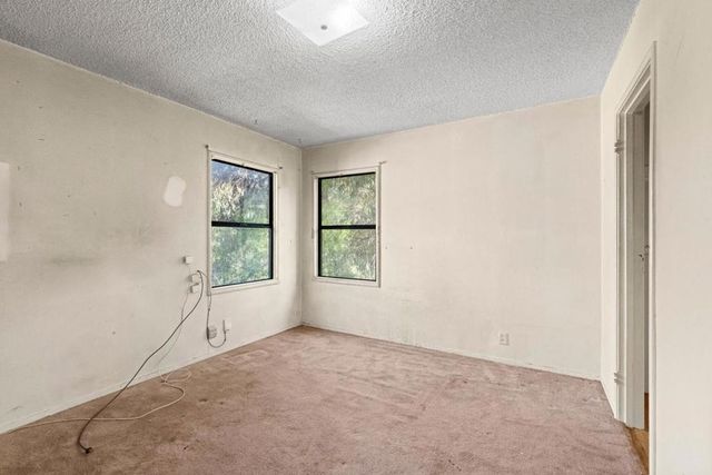 6180 Oakdale Avenue, Oakland, CA 94605