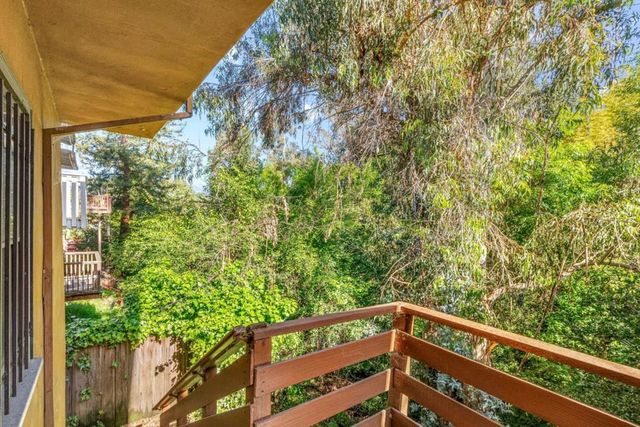 6180 Oakdale Avenue, Oakland, CA 94605