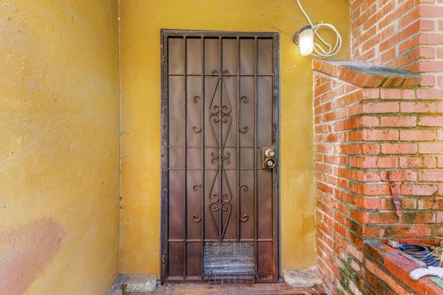 6180 Oakdale Avenue, Oakland, CA 94605