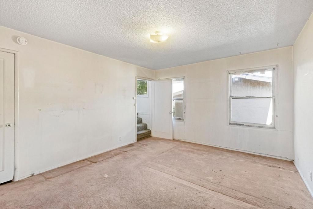 Image 21 of property listing at 6180 Oakdale Avenue, Oakland, CA 94605
