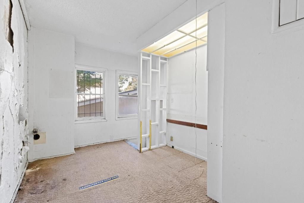 Image 23 of property listing at 6180 Oakdale Avenue, Oakland, CA 94605