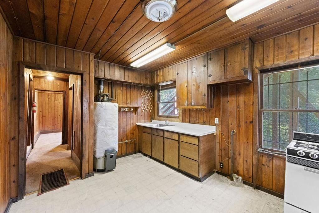 Image 26 of property listing at 6180 Oakdale Avenue, Oakland, CA 94605