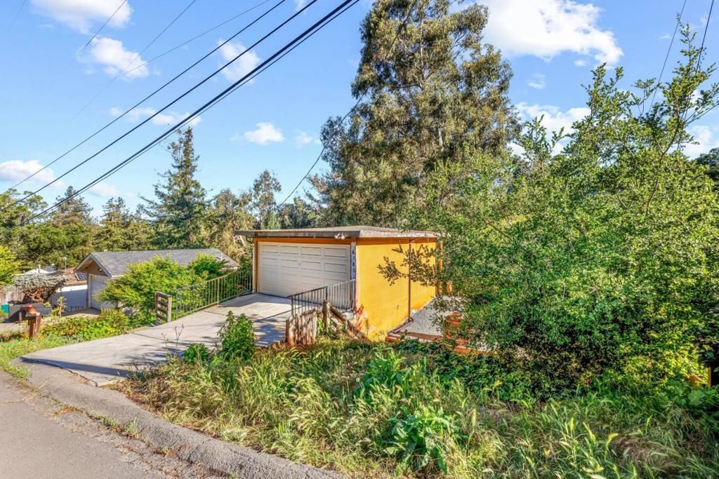 Image 5 of property listing at 6180 Oakdale Avenue, Oakland, CA 94605