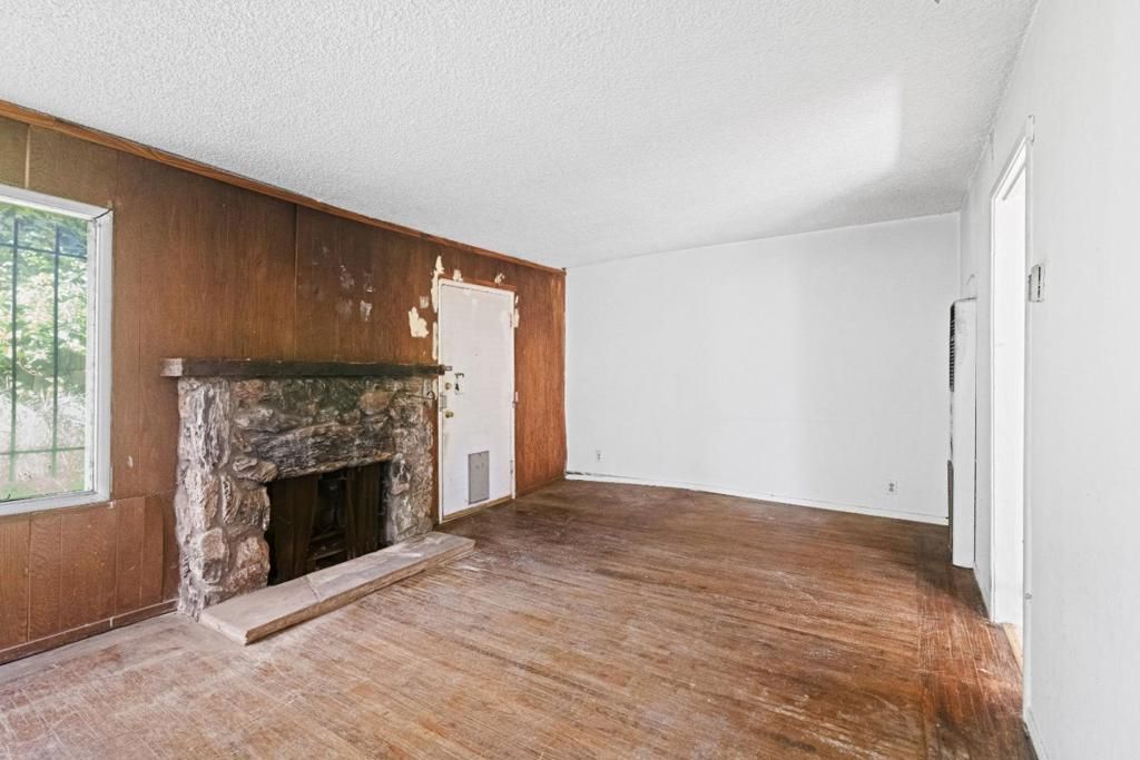 Image 8 of property listing at 6180 Oakdale Avenue, Oakland, CA 94605