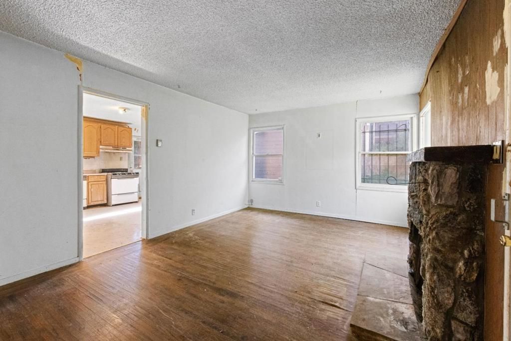 Image 9 of property listing at 6180 Oakdale Avenue, Oakland, CA 94605