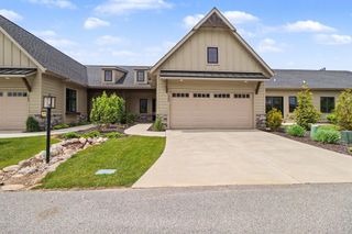 1907 E Woodglen Circle, Valparaiso, IN 46383