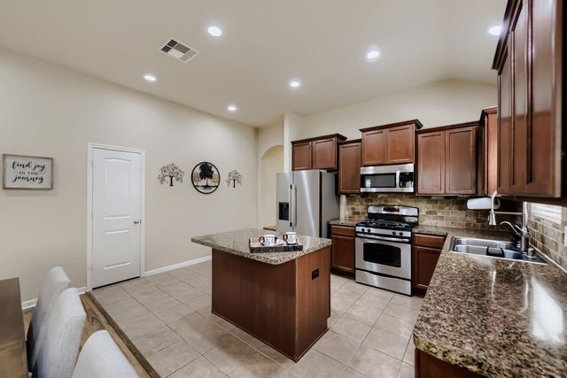 10 Supiro Court, Manvel, TX 77578