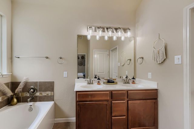 10 Supiro Court, Manvel, TX 77578