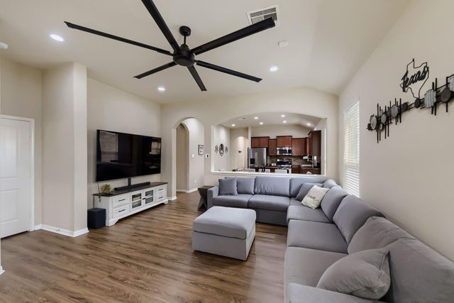 10 Supiro Court, Manvel, TX 77578