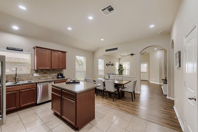10 Supiro Court, Manvel, TX 77578