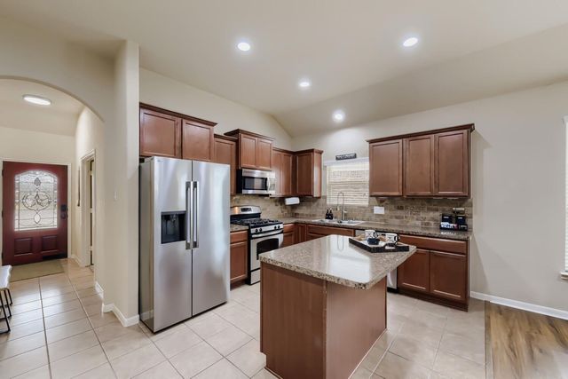 10 Supiro Court, Manvel, TX 77578