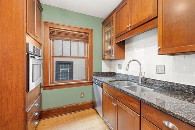 3332 Colfax Avenue S 101, Minneapolis, MN 55408