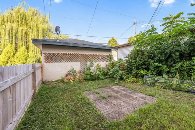 3332 Colfax Avenue S 101, Minneapolis, MN 55408