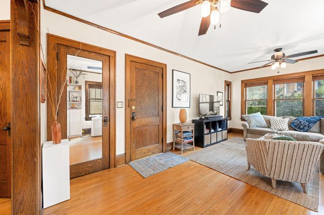 3332 Colfax Avenue S 101, Minneapolis, MN 55408