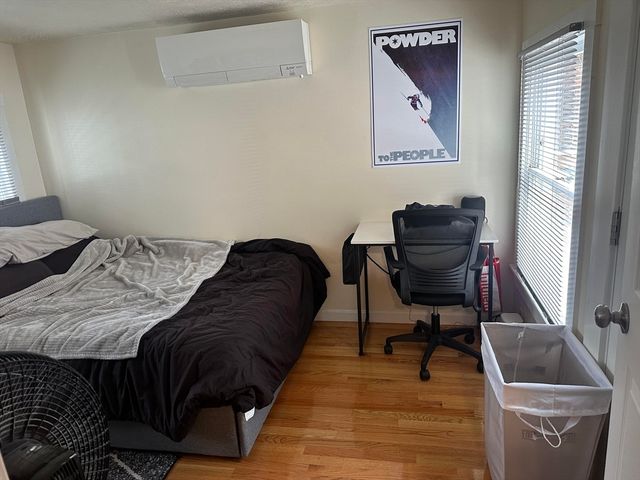 525 E 3rd St 2R, Boston, MA 02127