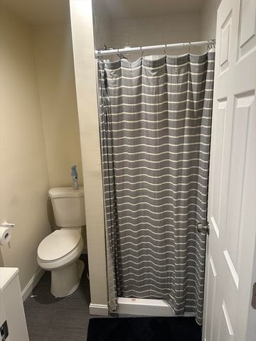 525 E 3rd St 2R, Boston, MA 02127