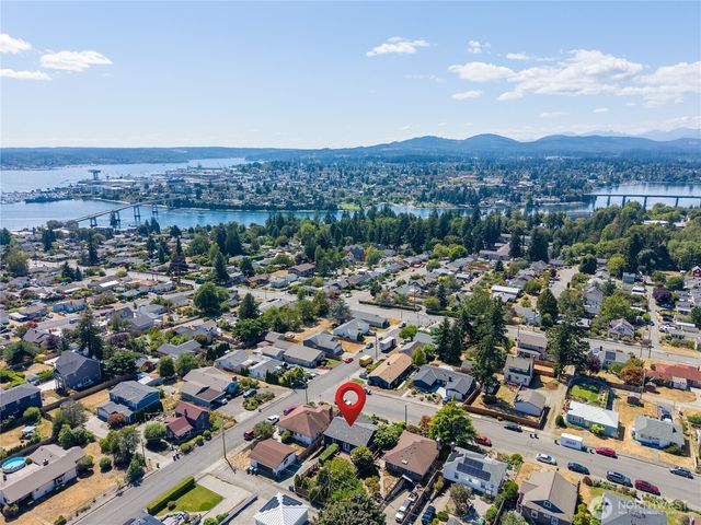 2006 Brashem Avenue, Bremerton, WA 98310